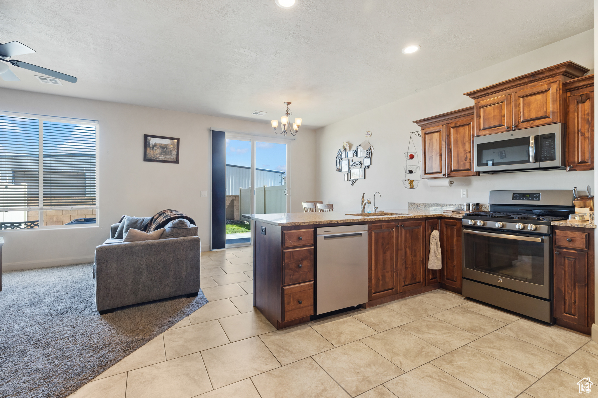 BRISTOL PARK TOWNHOMES PH 2 - Residential