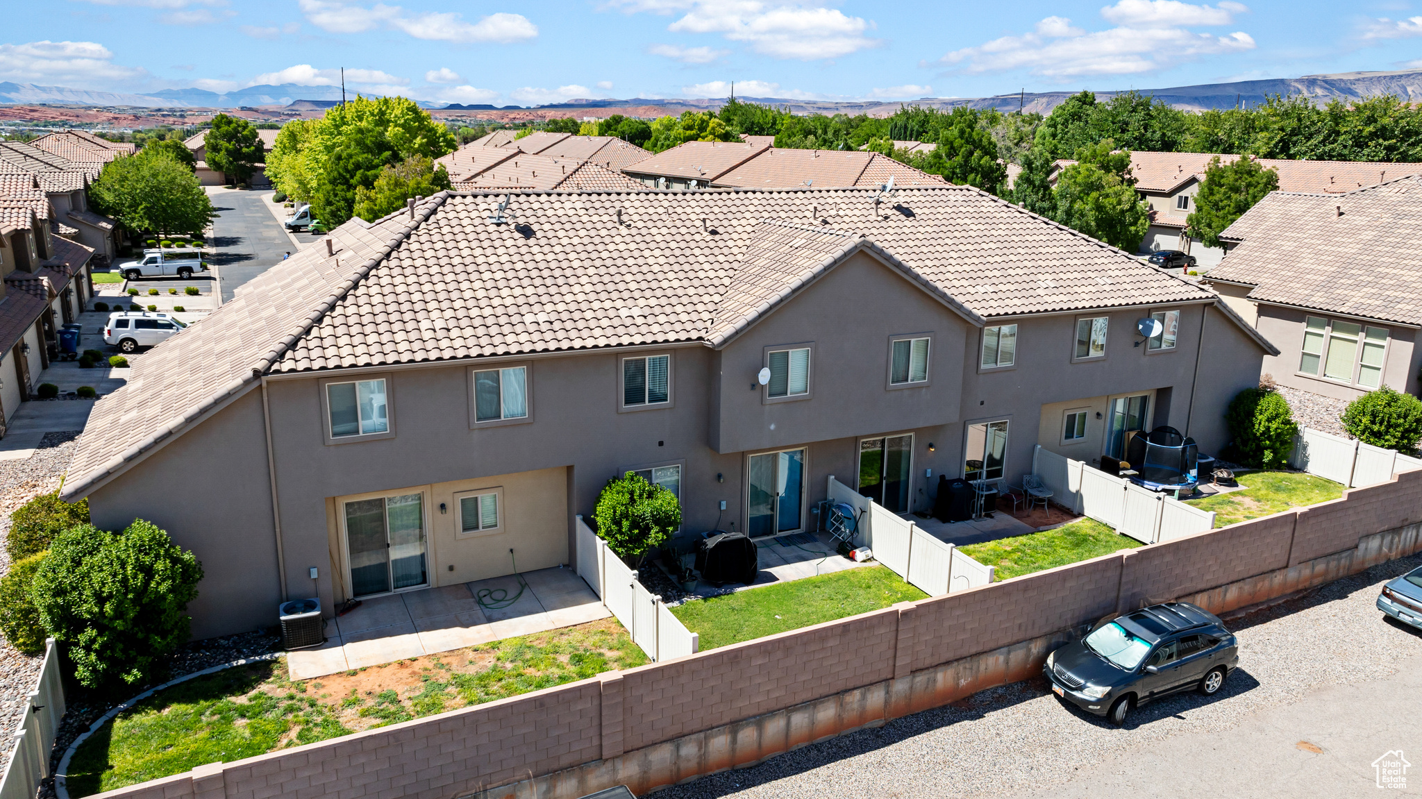 BRISTOL PARK TOWNHOMES PH 2 - Residential