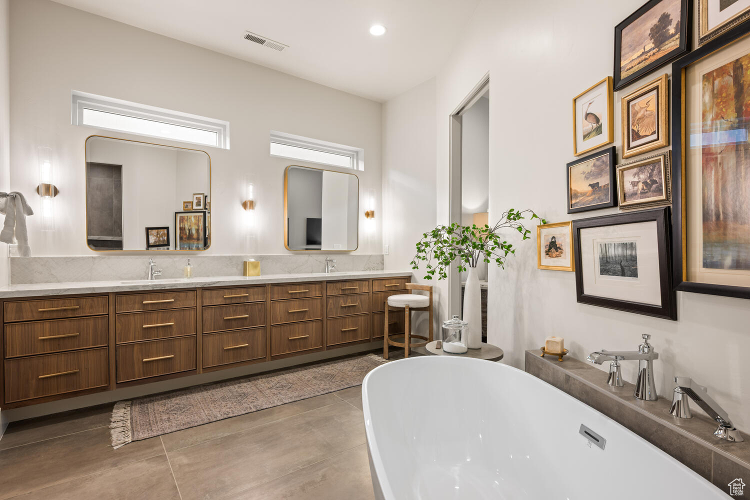 TOROWEAP AT ENTRADA - Residential