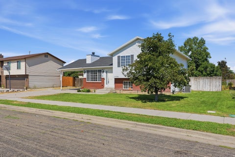Tiny photo for 3799 FOXGLEN DR, Roy, UT 84067 (MLS # 2176915)