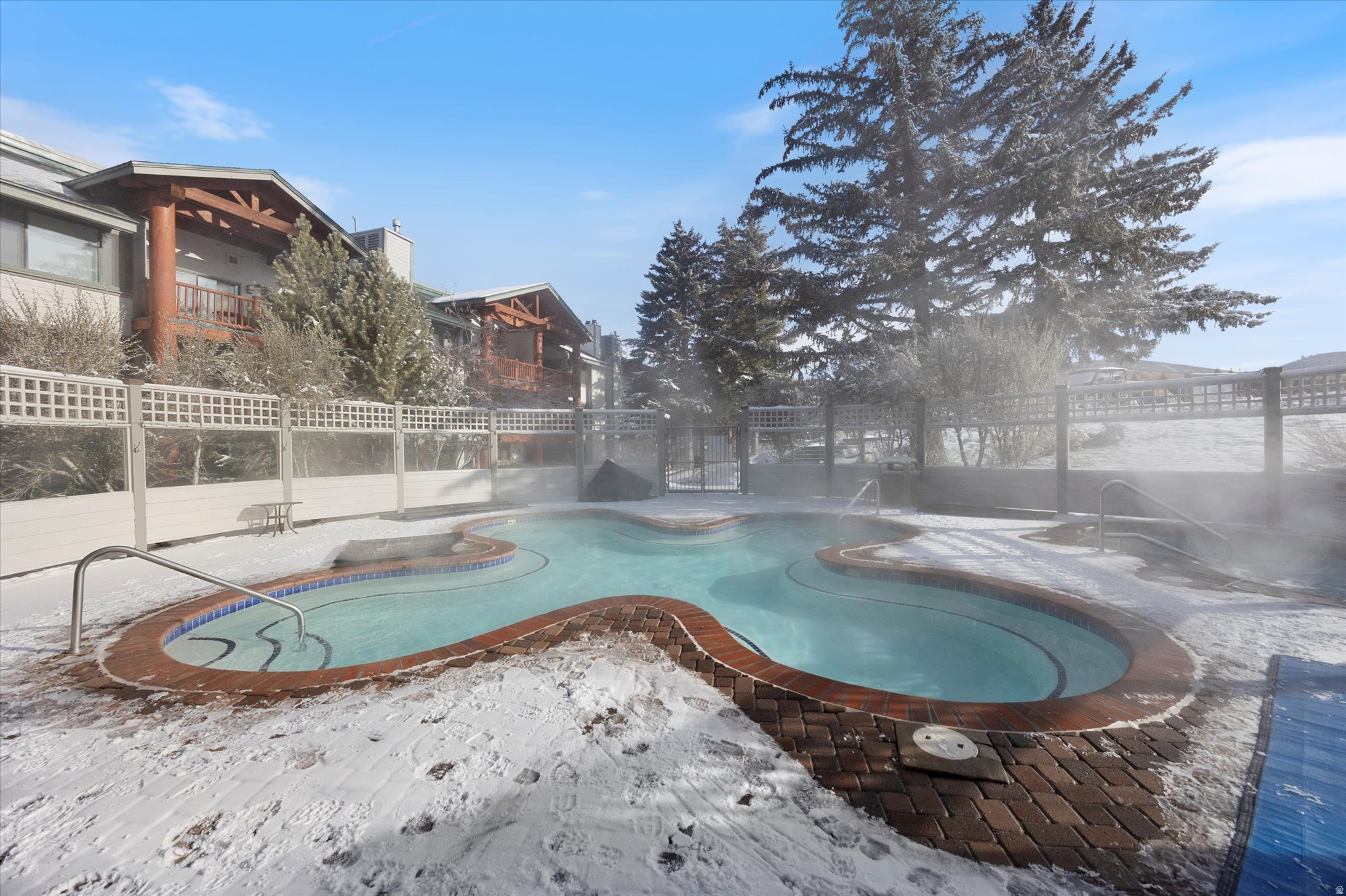 SNOW FLOWER - Residential