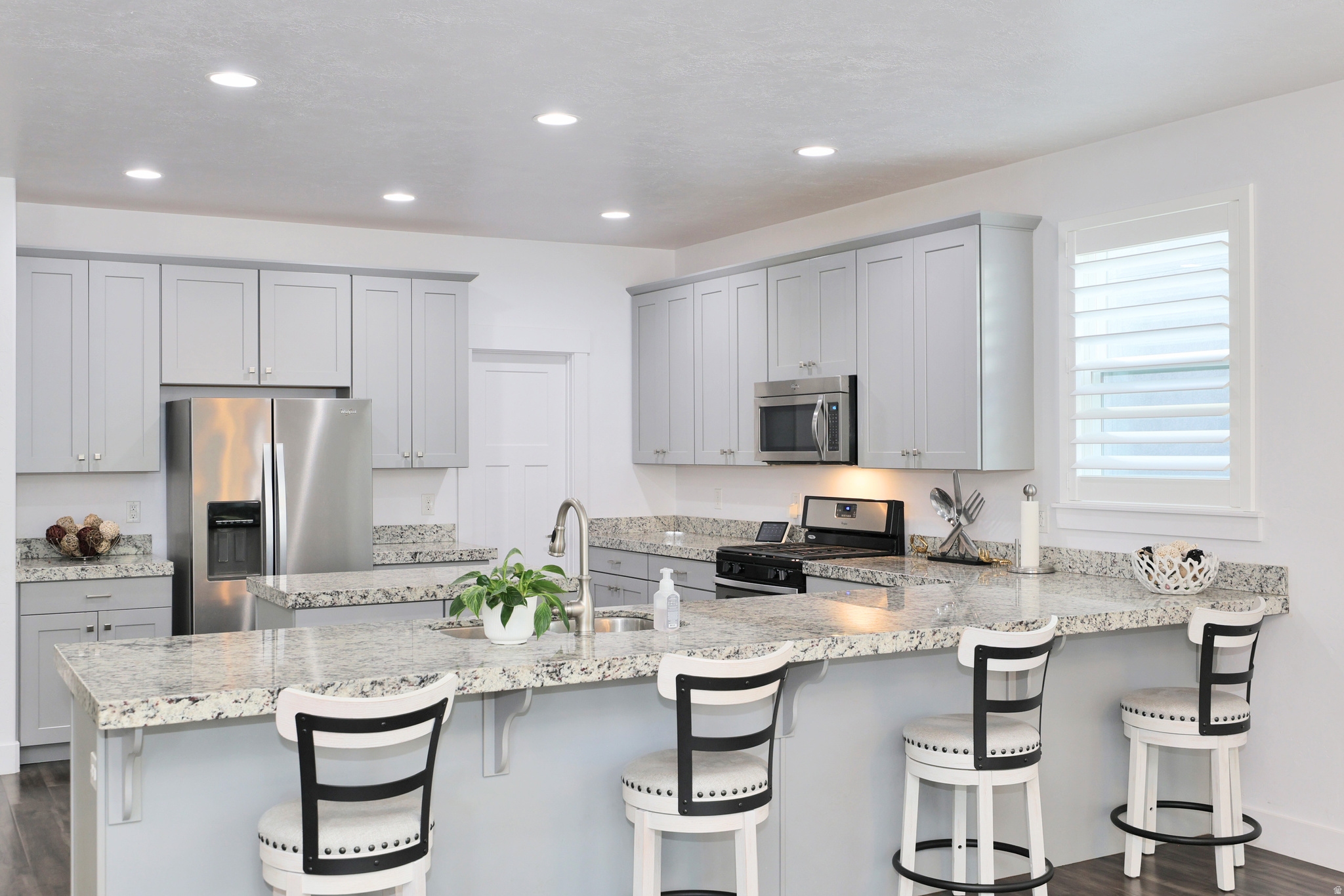 HIGHLAND COURT - Residential