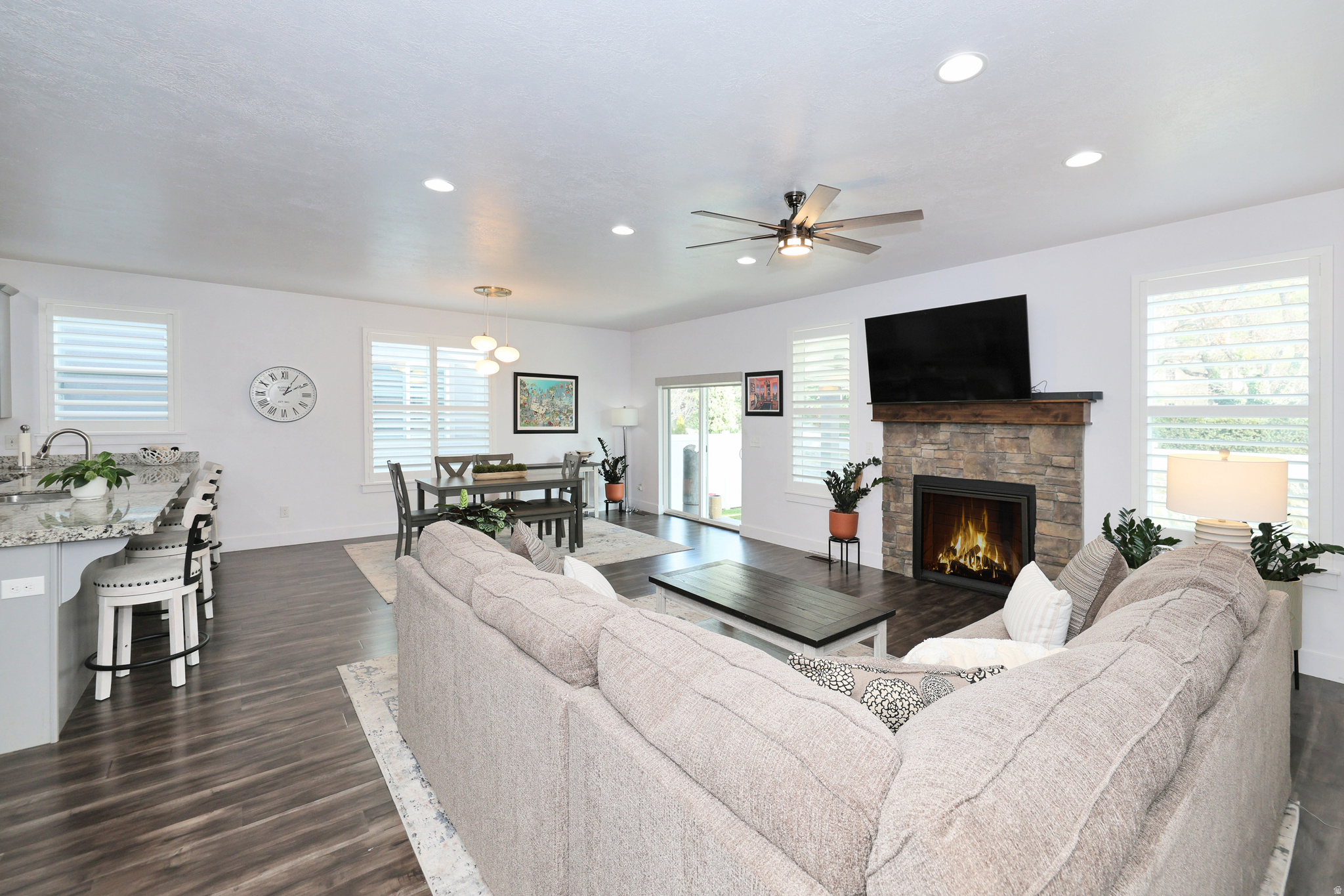 HIGHLAND COURT - Residential