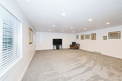 Tiny photo for 5625 S DUNETREE HILL LN E, Holladay, UT 84121 (MLS # 2126454)