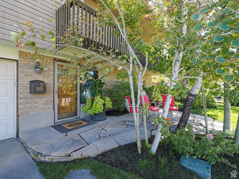 Tiny photo for 3091 S TETON DR E, Salt Lake City, UT 84109 (MLS # 2119041)
