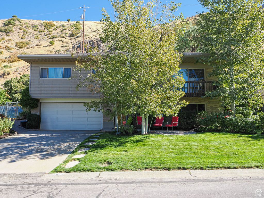 Photo of 3091 S TETON DR E, Salt Lake City, UT 84109 (MLS # 2119041)