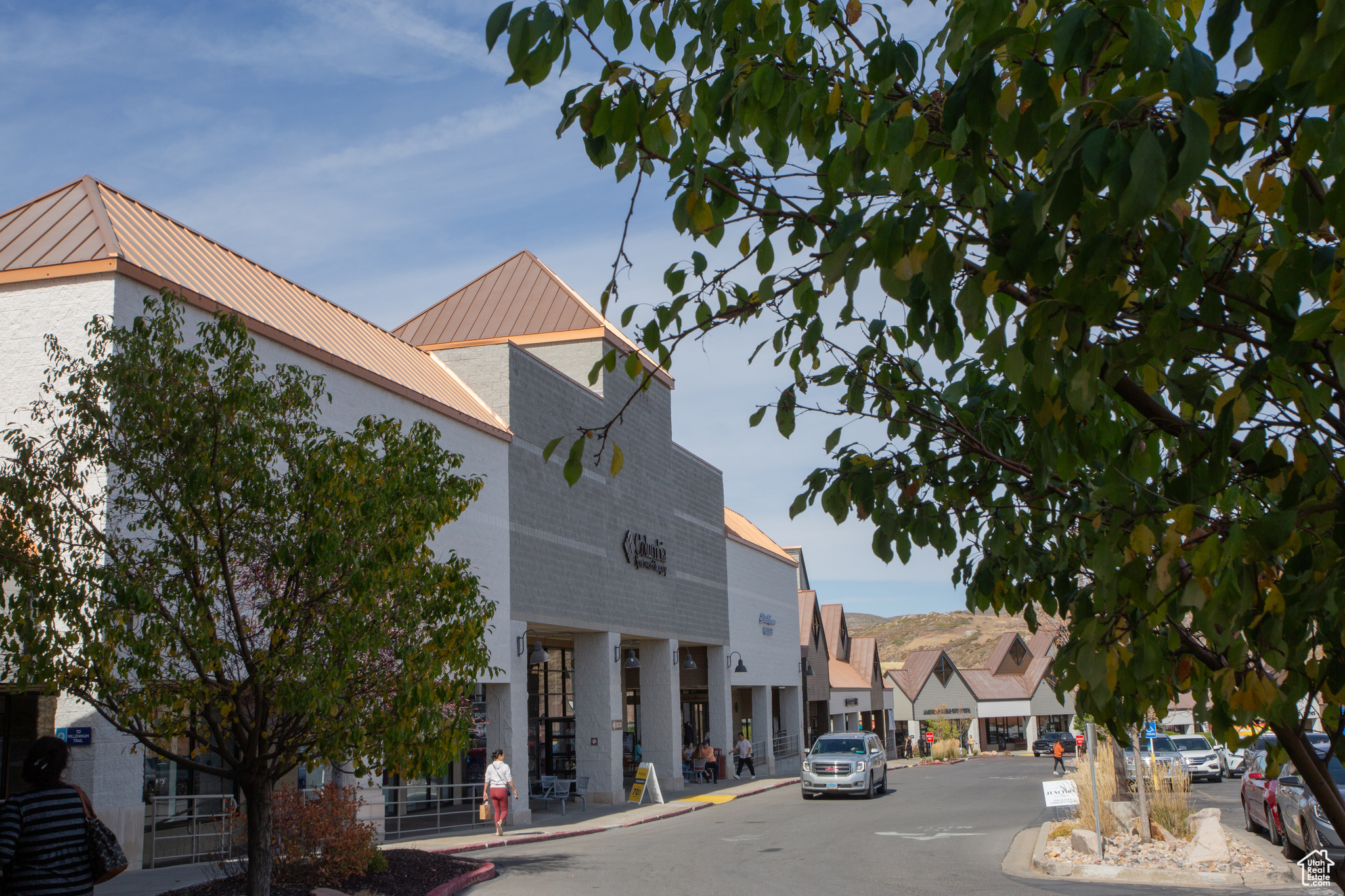 SAMAK COUNTRY ESTATES - Commercial Lease