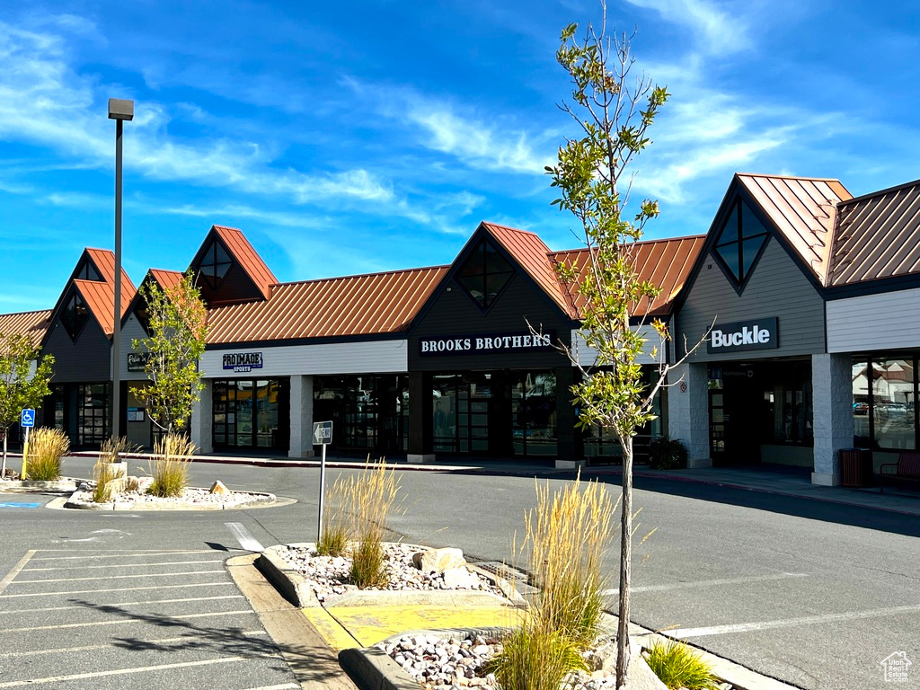 SAMAK COUNTRY ESTATES - Commercial Lease