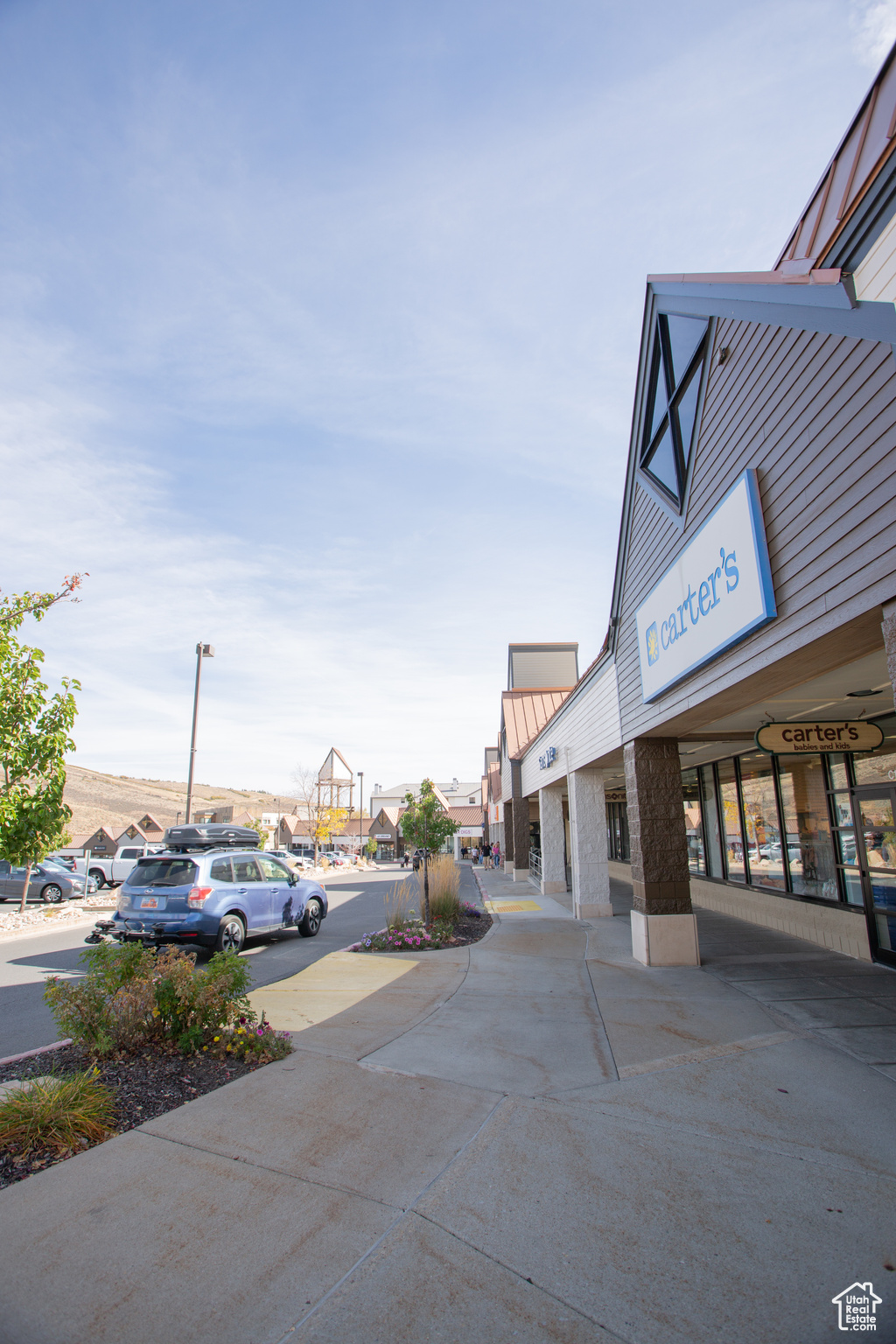 SAMAK COUNTRY ESTATES - Commercial Lease