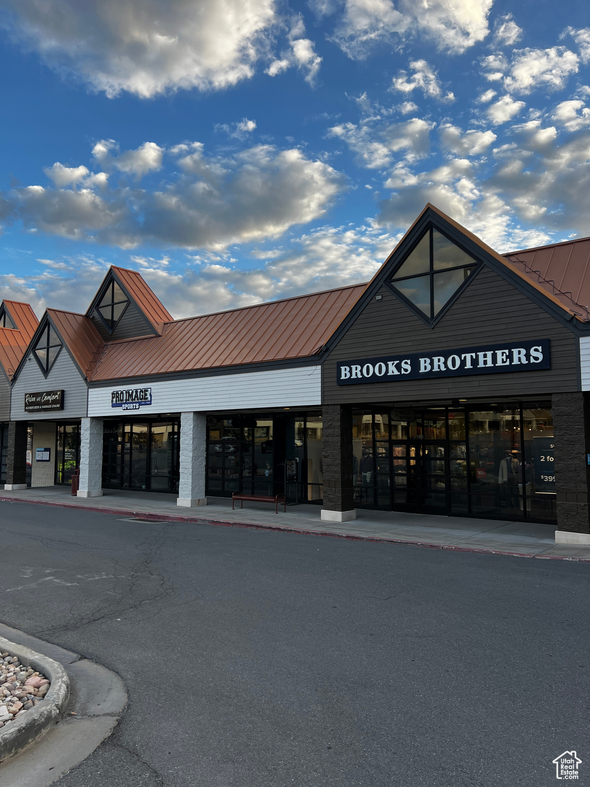 SAMAK COUNTRY ESTATES - Commercial Lease