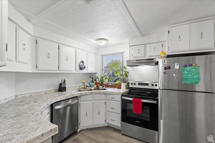 LOOK NO FURTHER! Introducing our charming 3-bed, 1-bath mobile home ready for you to call it your own. FULLY REMODELED This COZY abode offers the perfect blend of comfort and functionality. Come discover a SPACIOUS, well-designed interior, complete with a thoughtfully laid out floor plan that maximizes every inch of space. SELLER FINANCING AVAILABLE