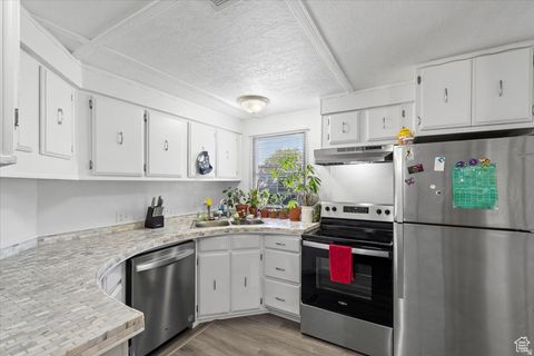 Photo of 2875 N HILL FIELD RD #17, Layton, UT 84041 (MLS # 2120753) Photo of 2875 N HILL FIELD RD #17, Layton, UT 84041 (MLS # 2120753)