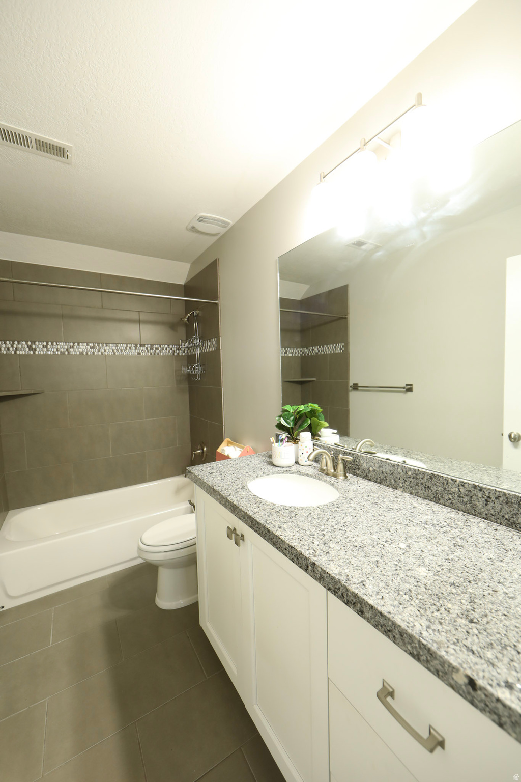 KENNECOTT DAYBREAK, LAKE VLG - Residential