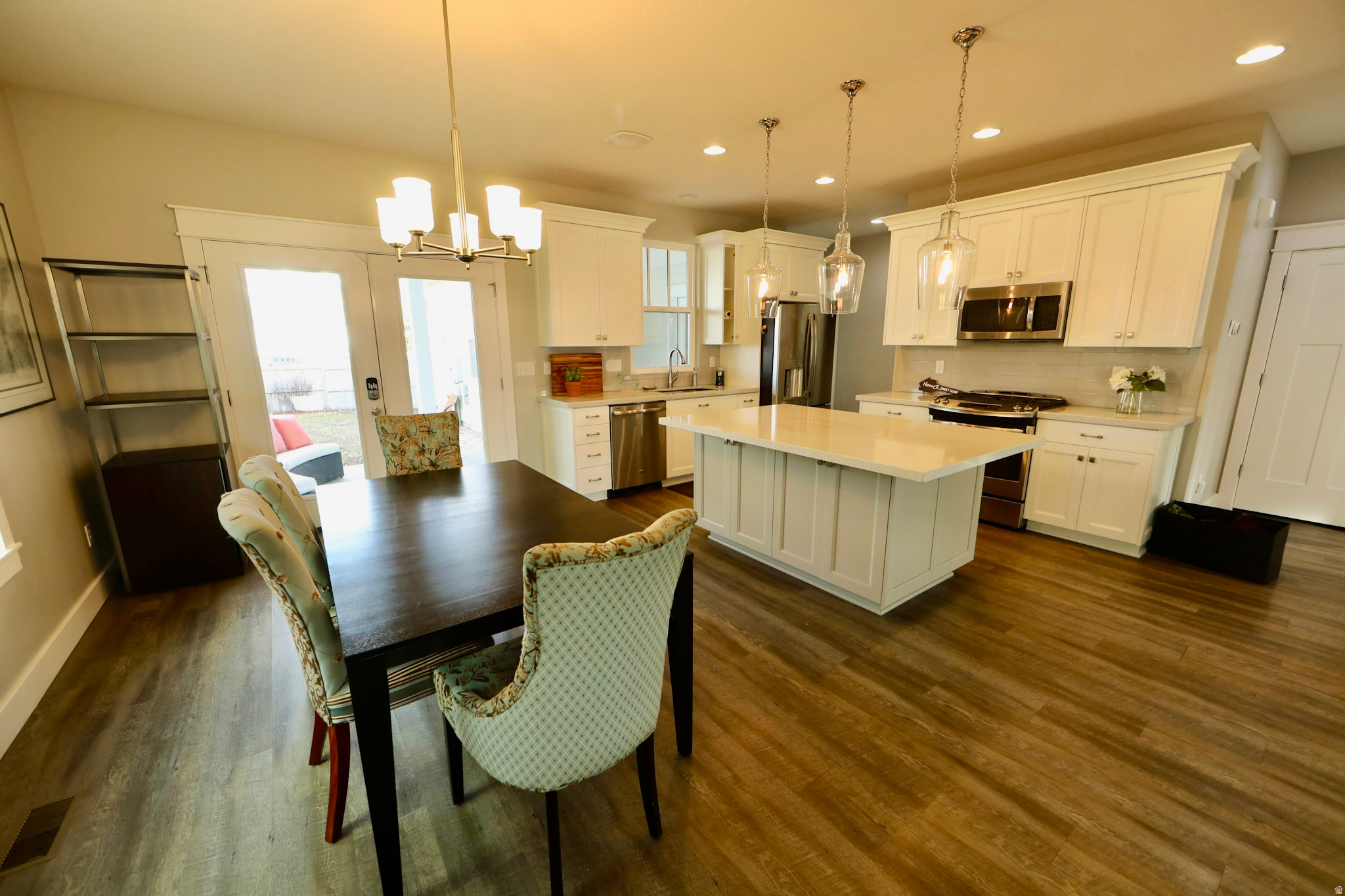 KENNECOTT DAYBREAK, LAKE VLG - Residential