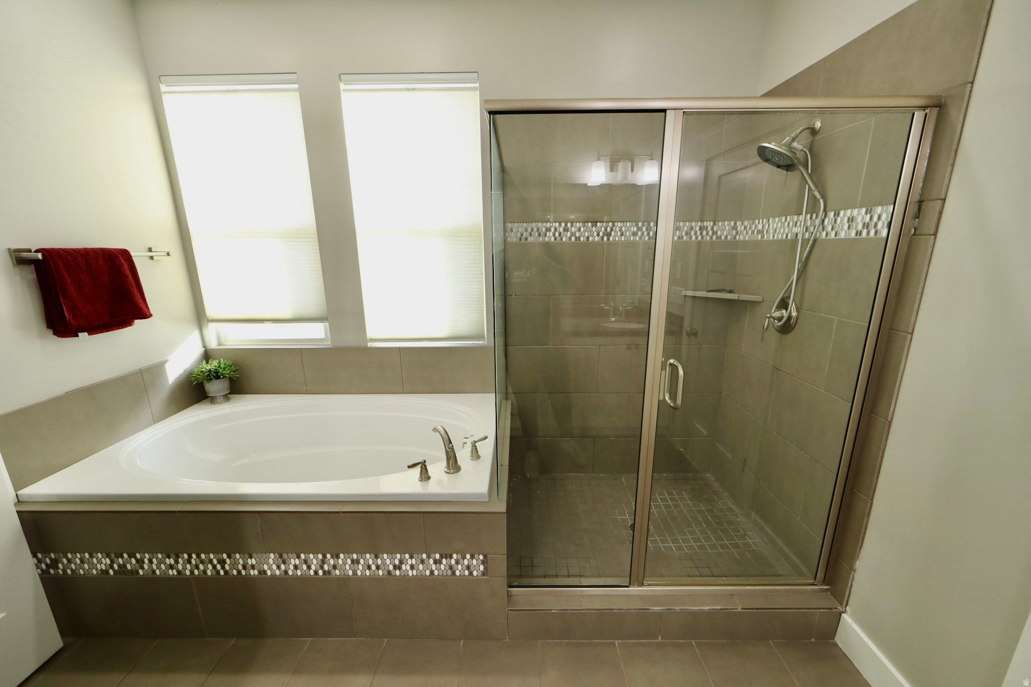 KENNECOTT DAYBREAK, LAKE VLG - Residential