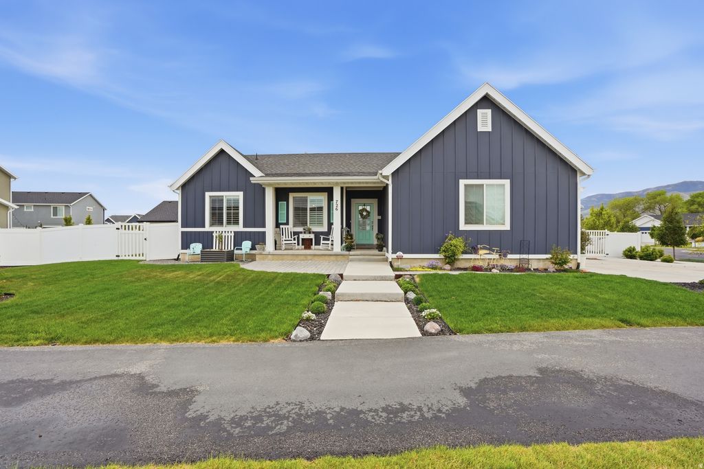 Photo of 726 S SCHOOL HOUSE RD E, Saratoga Springs, UT 84045 (MLS # 2155911)