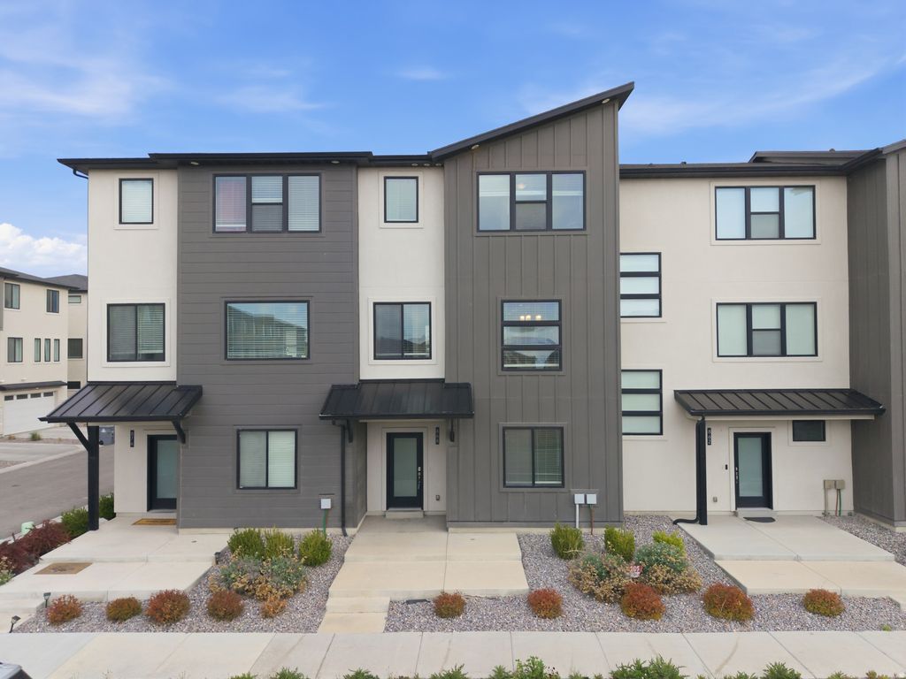 Photo of 868 W 480 S, American Fork, UT 84003 (MLS # 2149945)