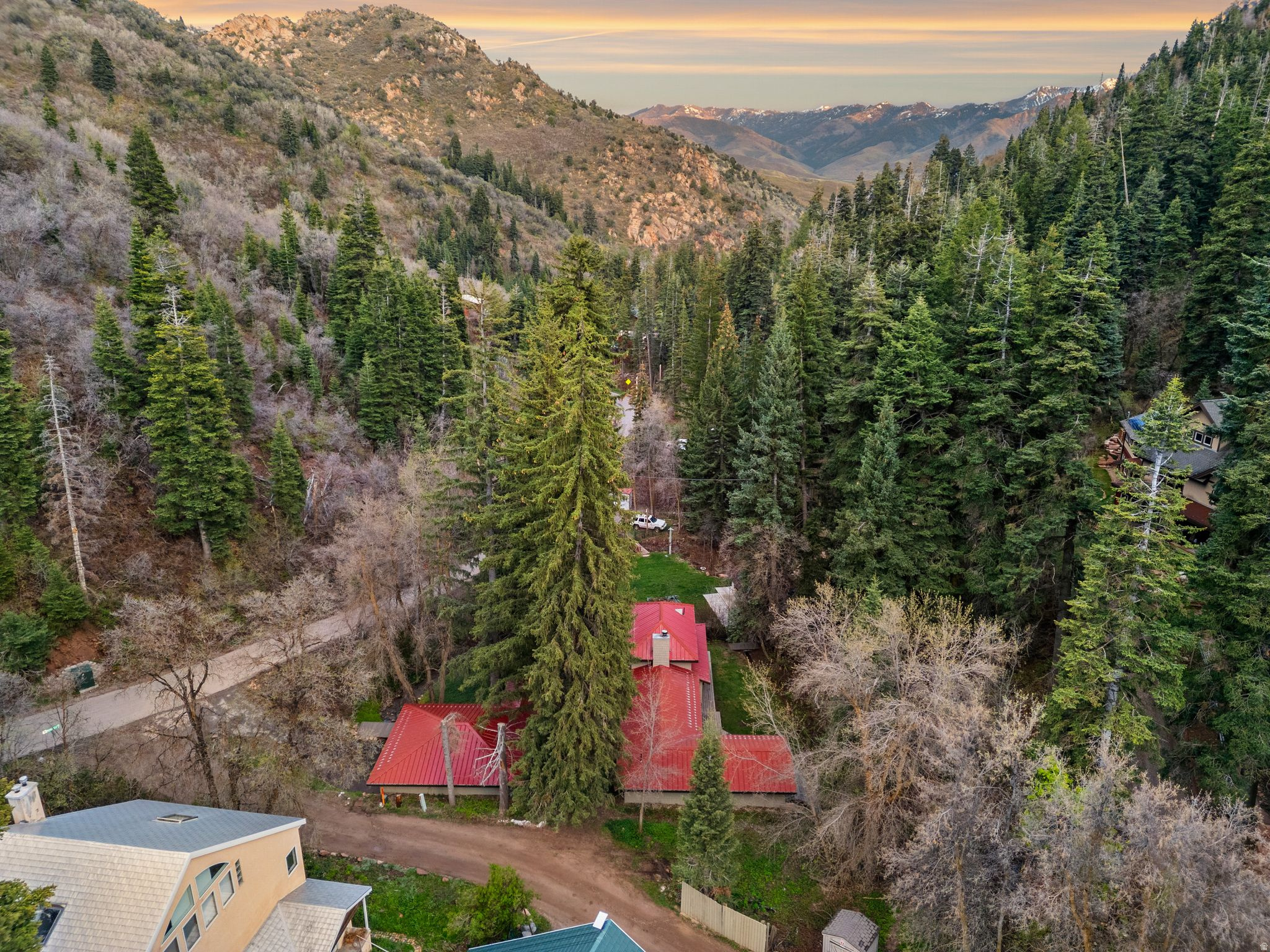 THE GROVES - Residential
