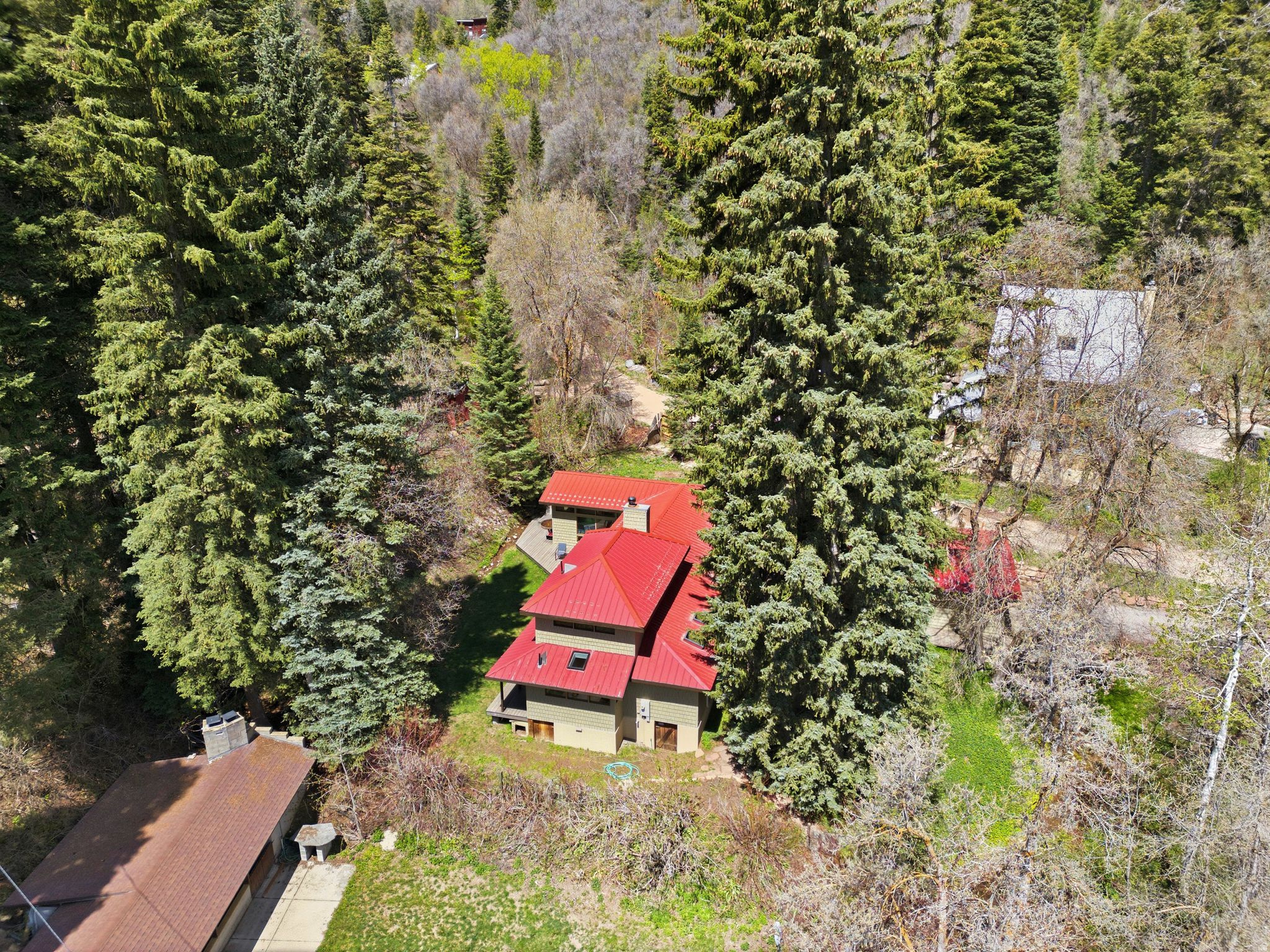 THE GROVES - Residential