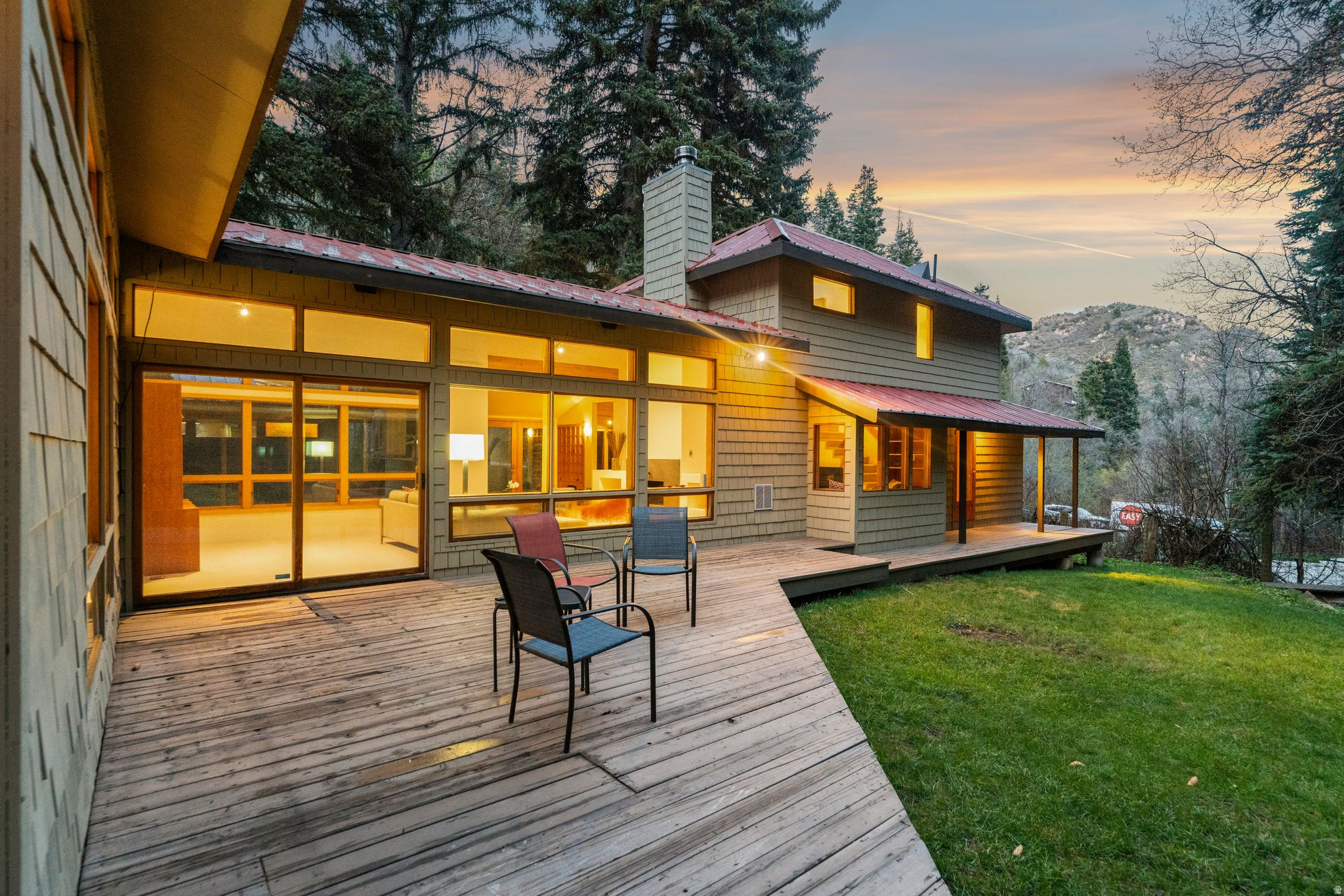 THE GROVES - Residential