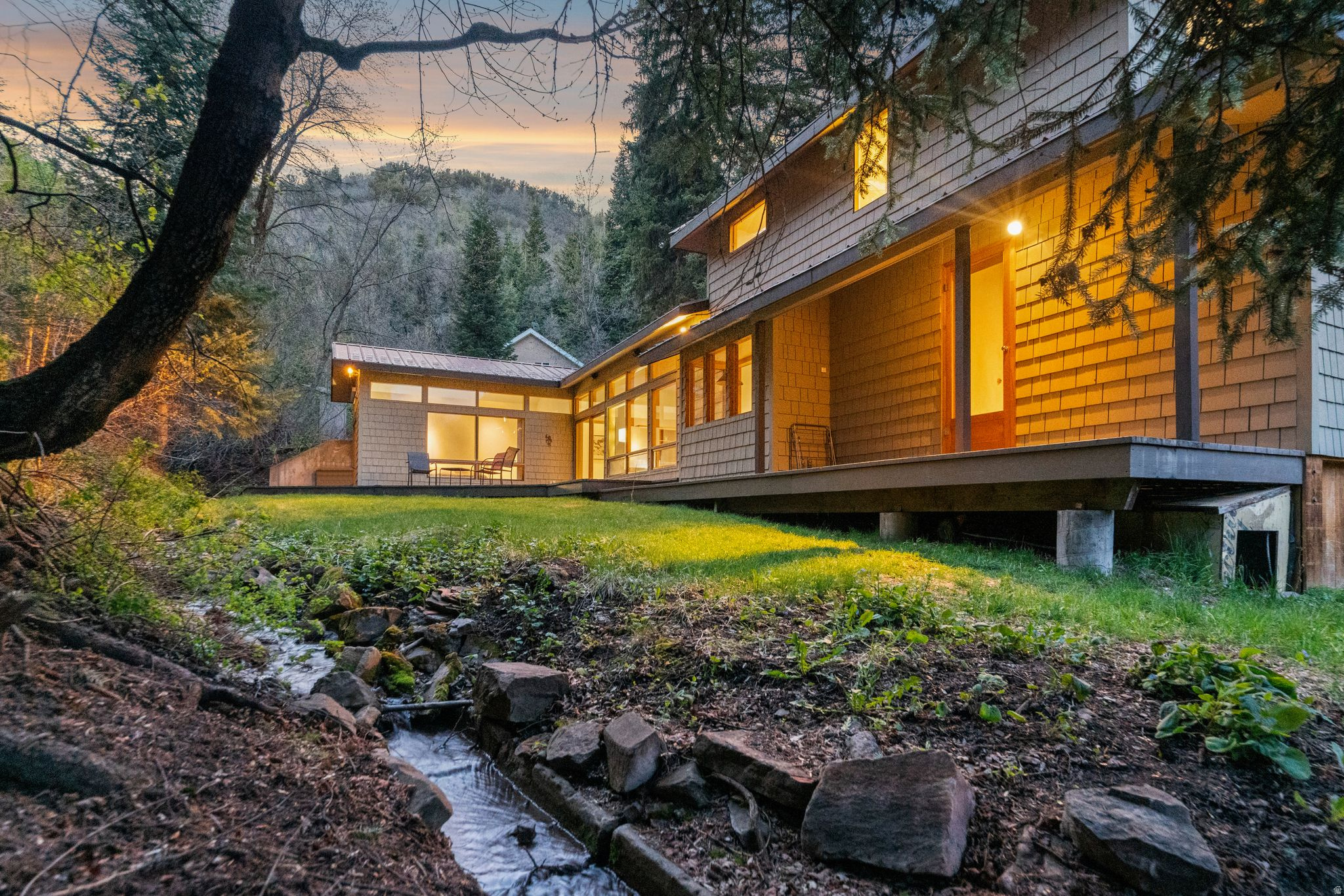 THE GROVES - Residential
