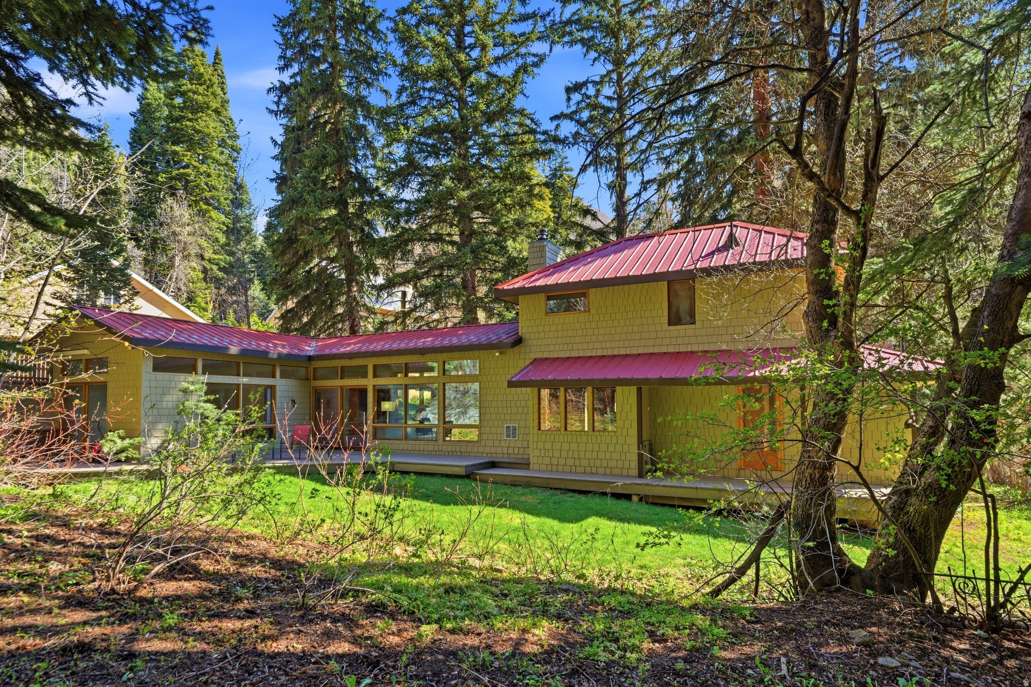 THE GROVES - Residential