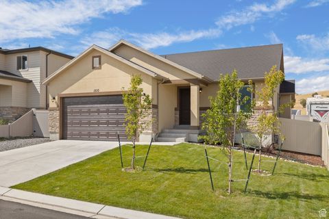 Photo of 1510 S WINDSONG DR, Santaquin, UT 84655 (MLS # 2111948)