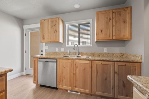 Tiny photo for 1510 S WINDSONG DR, Santaquin, UT 84655 (MLS # 2111948)