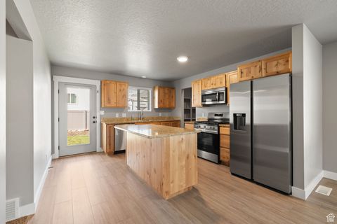 Tiny photo for 1510 S WINDSONG DR, Santaquin, UT 84655 (MLS # 2111948)