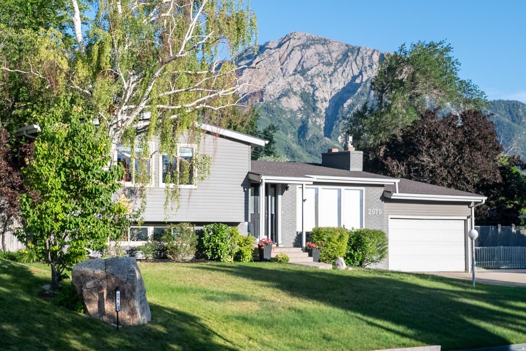 Photo of 2979 S WARR RD E, Millcreek, UT 84109 (MLS # 2166102)