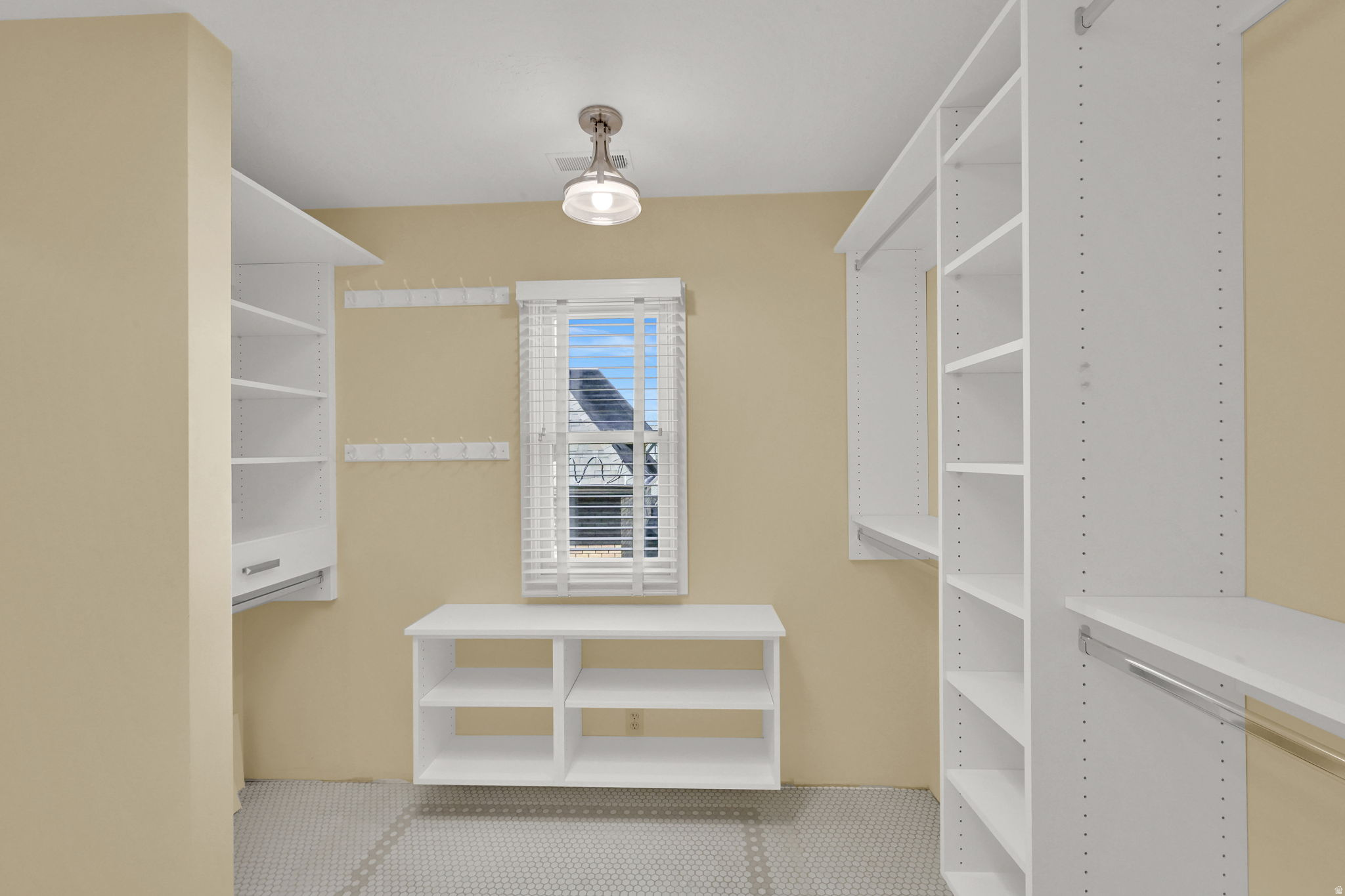 YALECREST - Residential