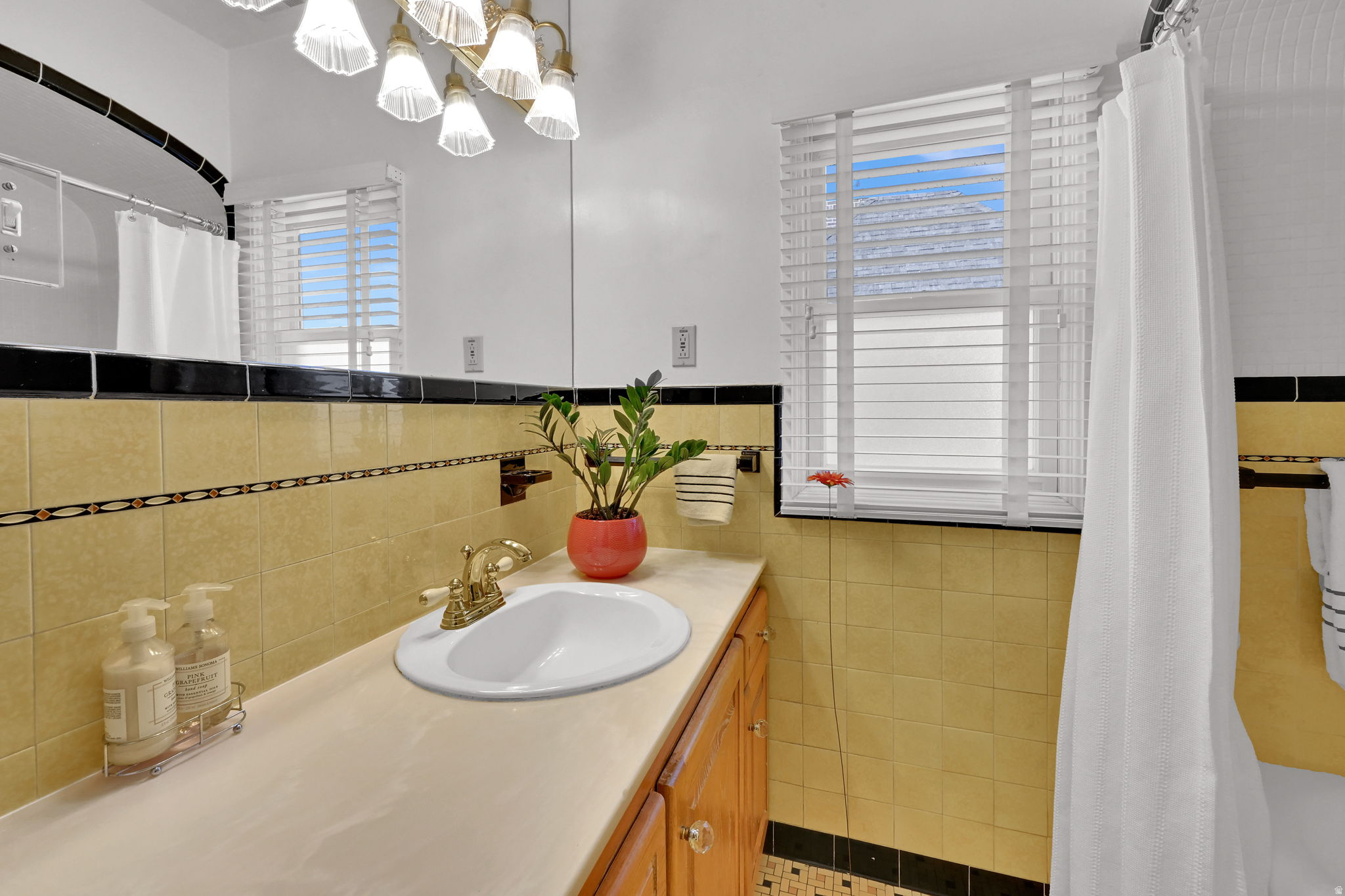 YALECREST - Residential