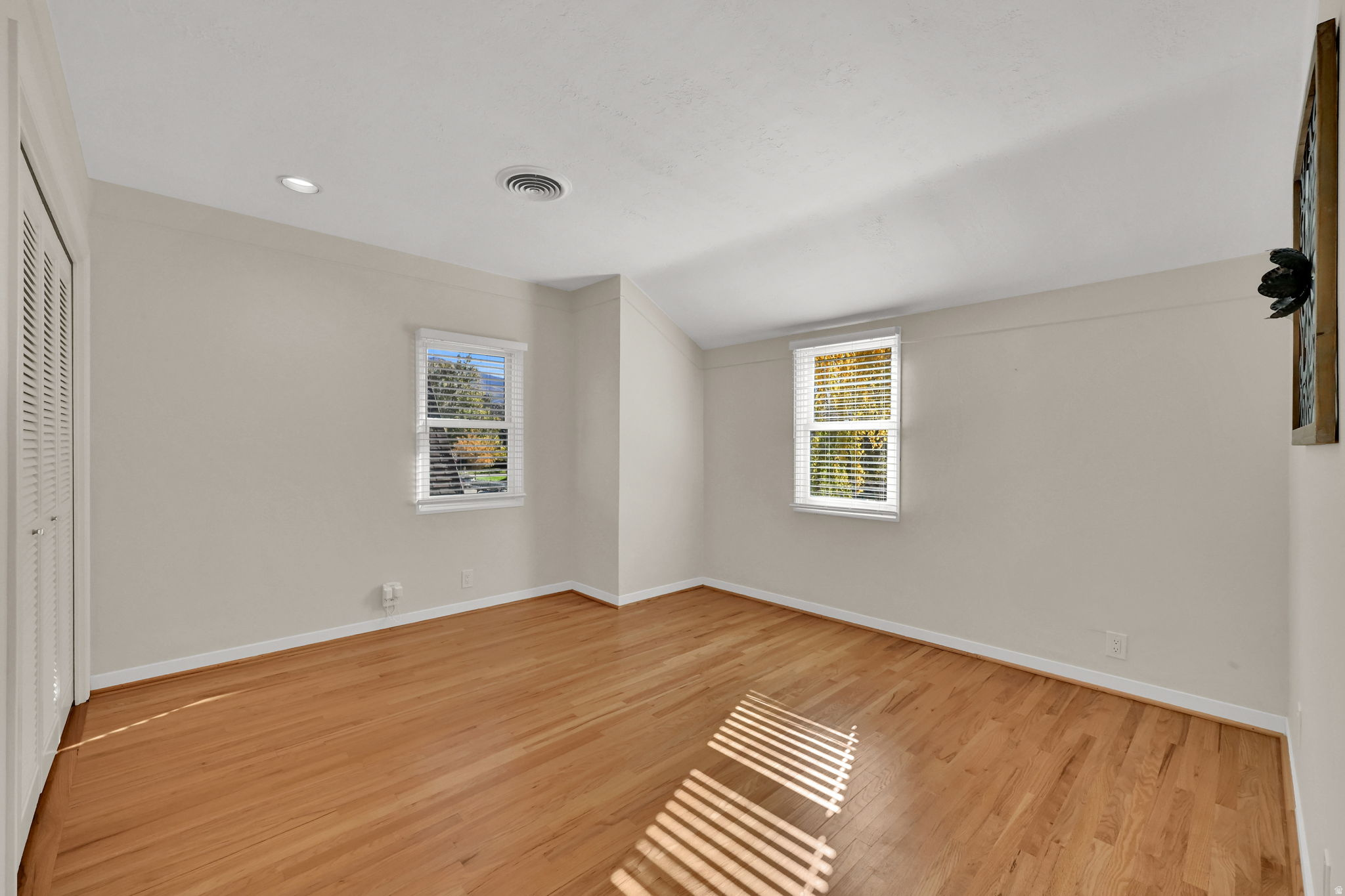 YALECREST - Residential