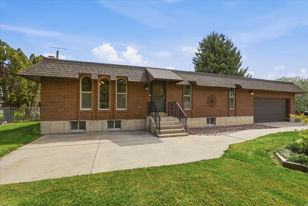 Photo of 140 S 200 E, Newton, UT 84327 (MLS # 2151590)