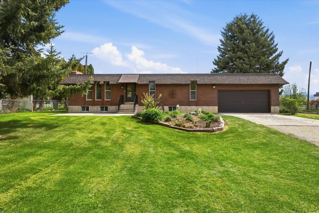 Photo of 140 S 200 E, Newton, UT 84327 (MLS # 2151590)