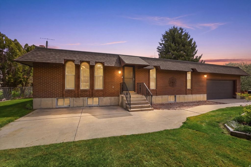 Photo of 140 S 200 E, Newton, UT 84327 (MLS # 2151590)