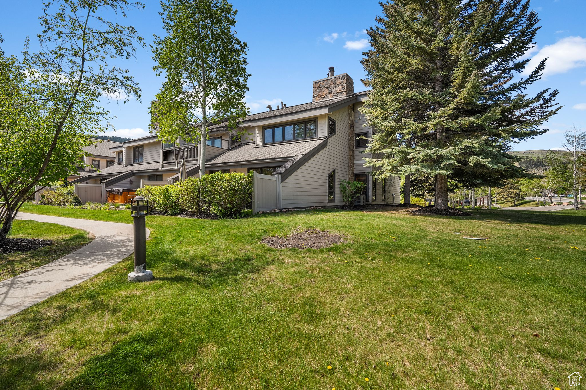 FAWNGROVE CONDOMINIUM - Residential