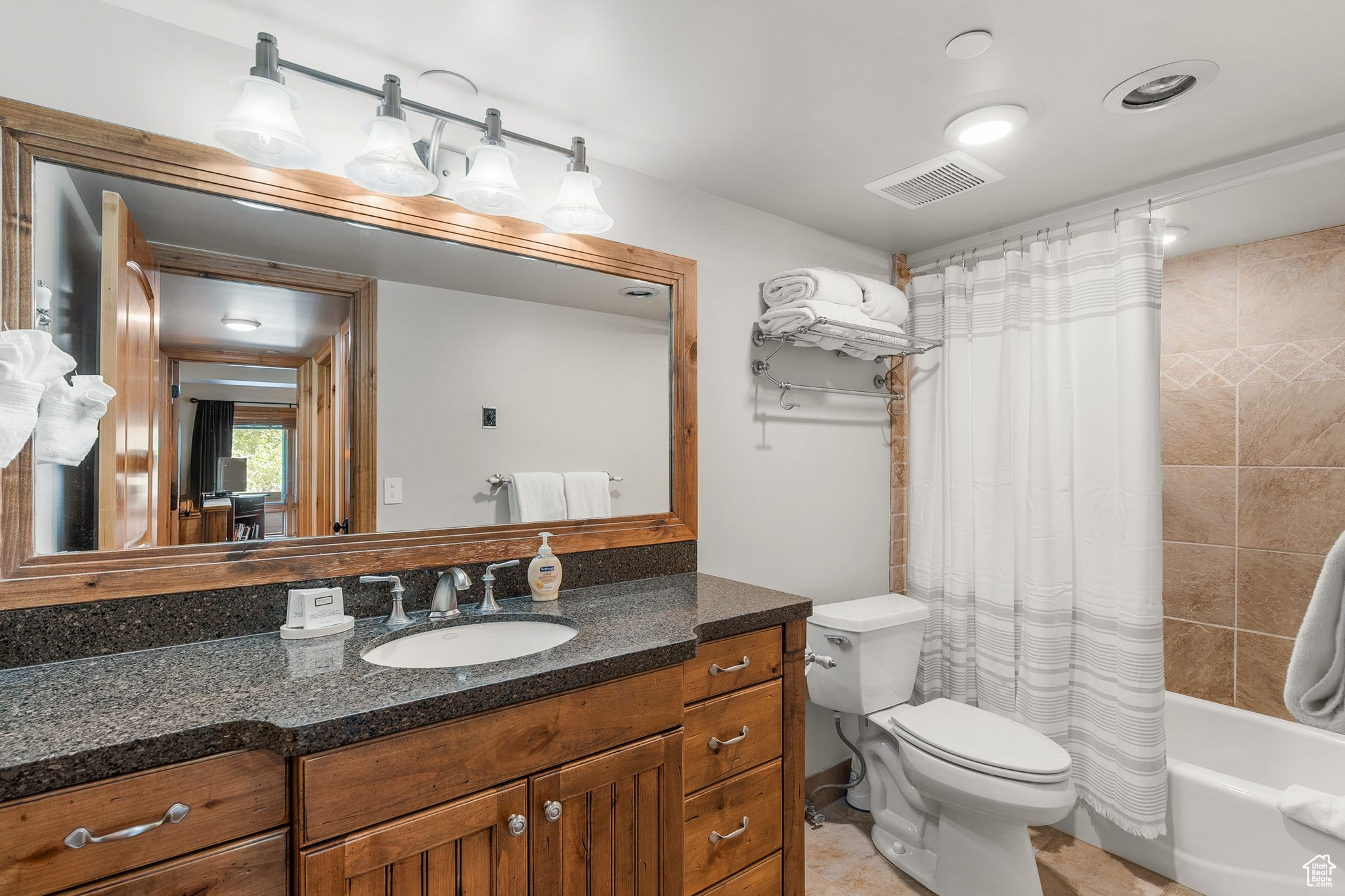 FAWNGROVE CONDOMINIUM - Residential