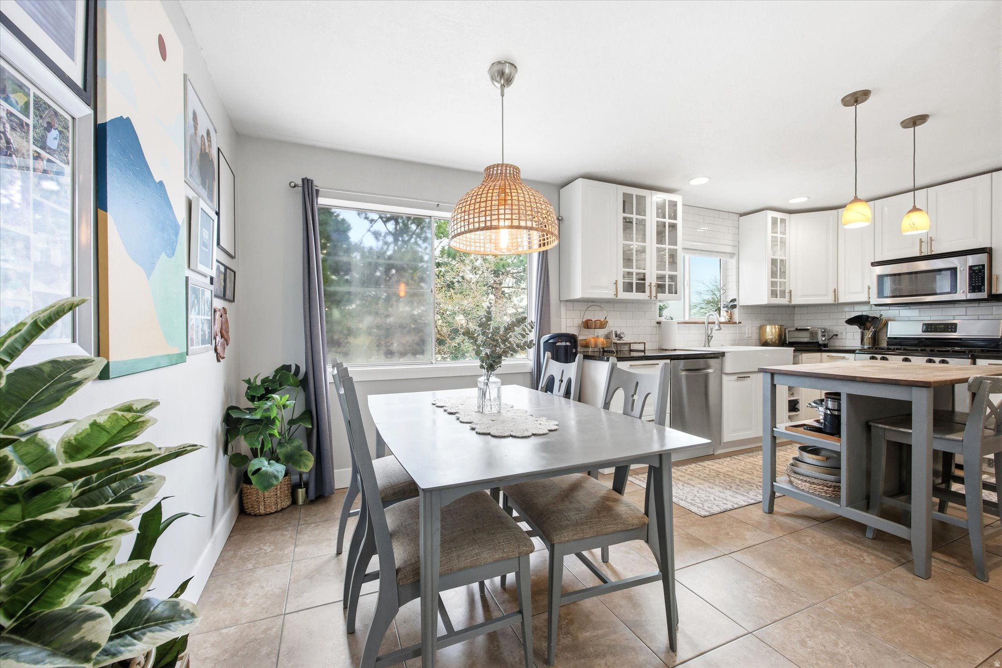 OAK HILLS - Residential