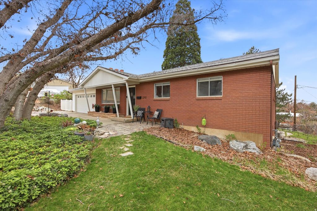 Photo of 2292 S 250 E, Bountiful, UT 84010 (MLS # 2146173)