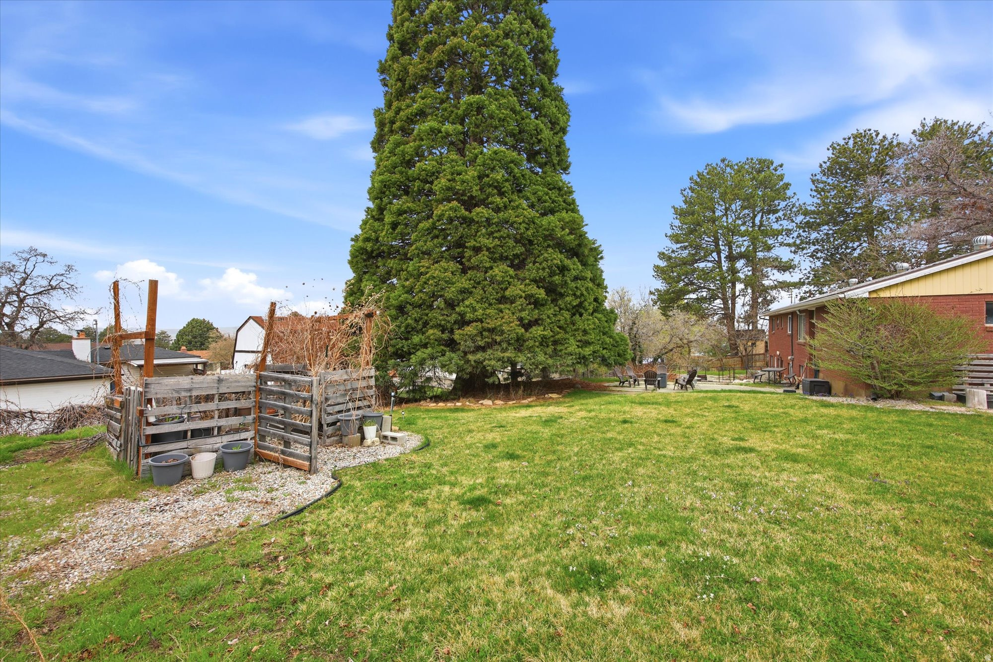 OAK HILLS - Residential