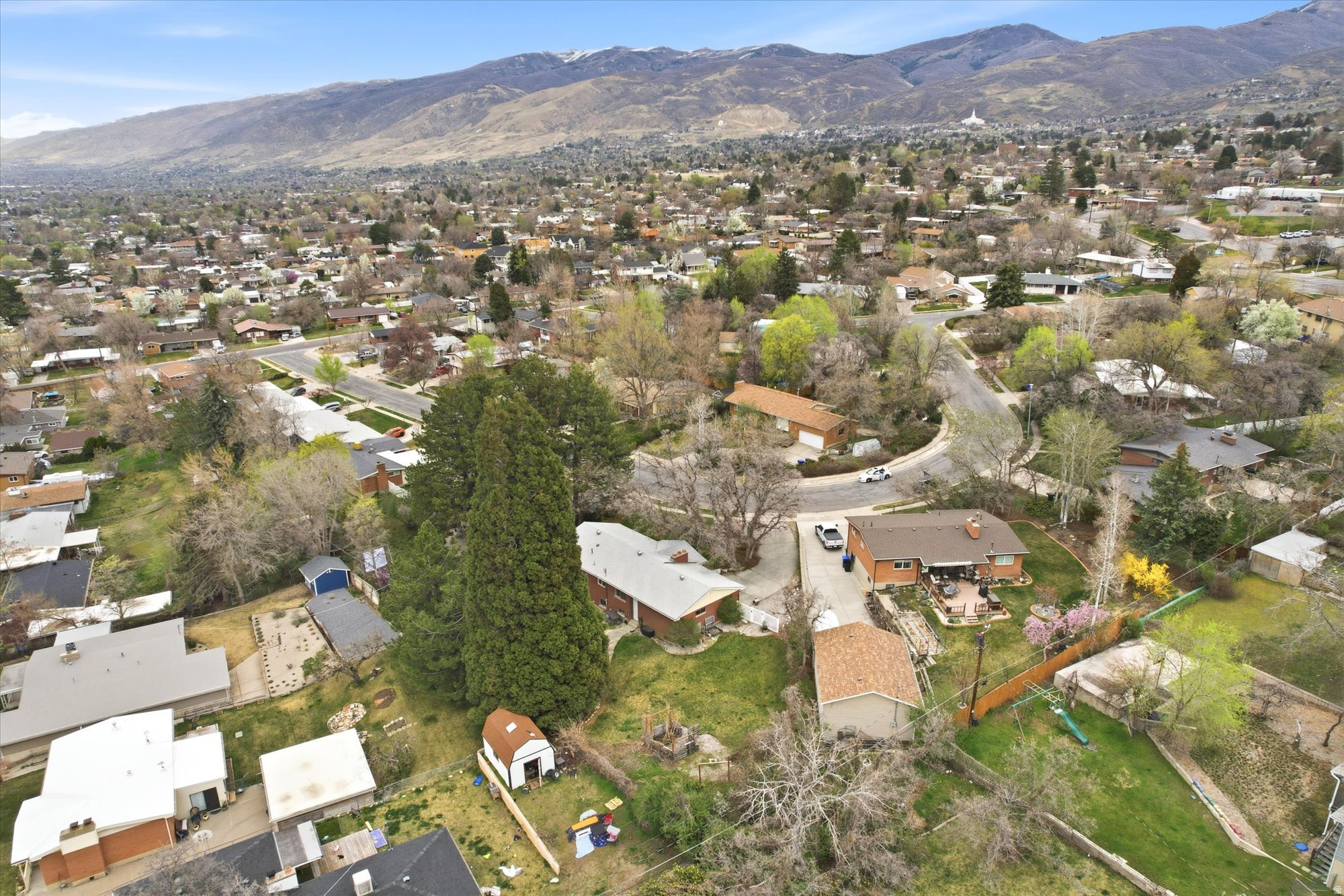 OAK HILLS - Residential