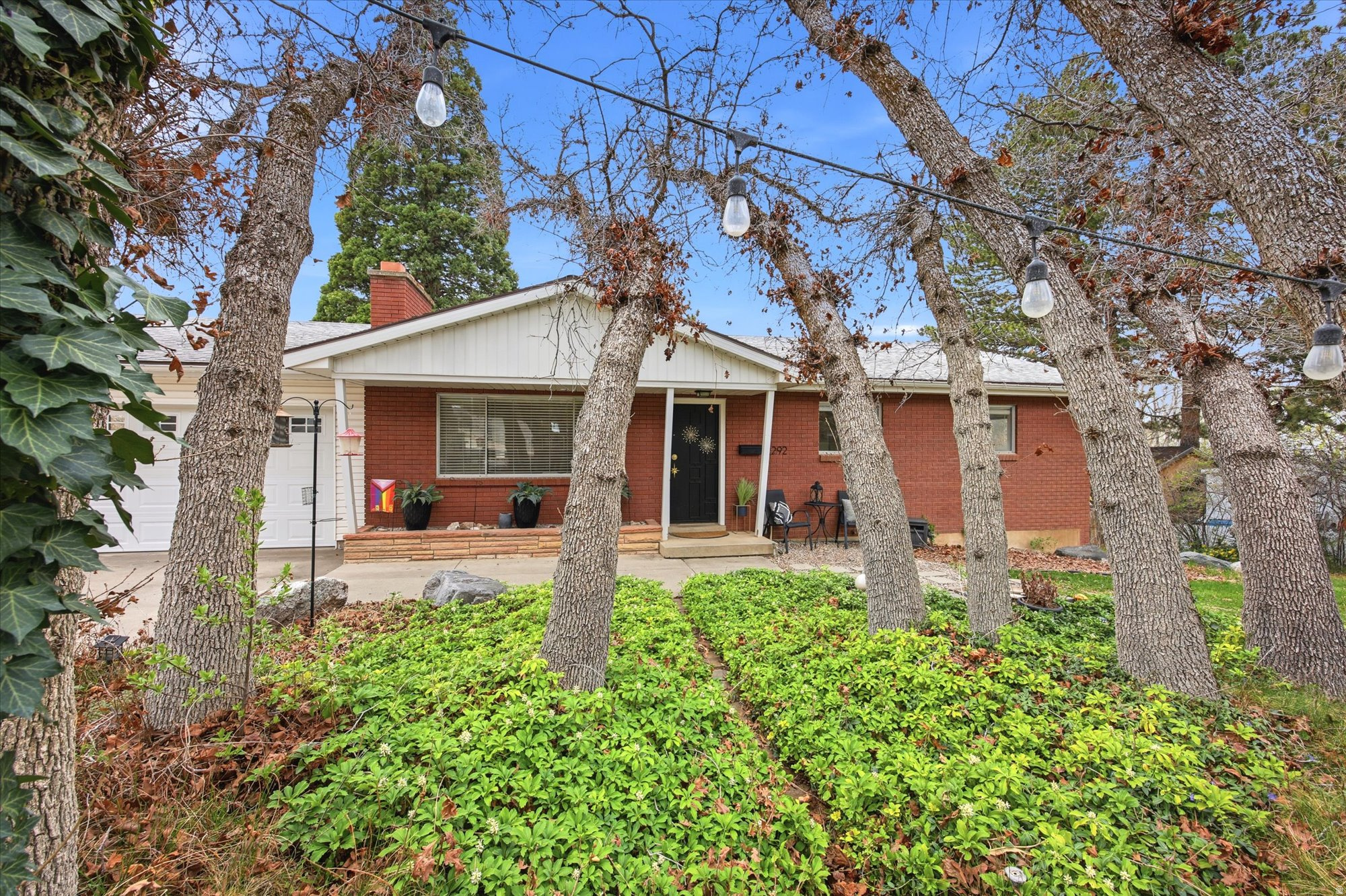 OAK HILLS - Residential