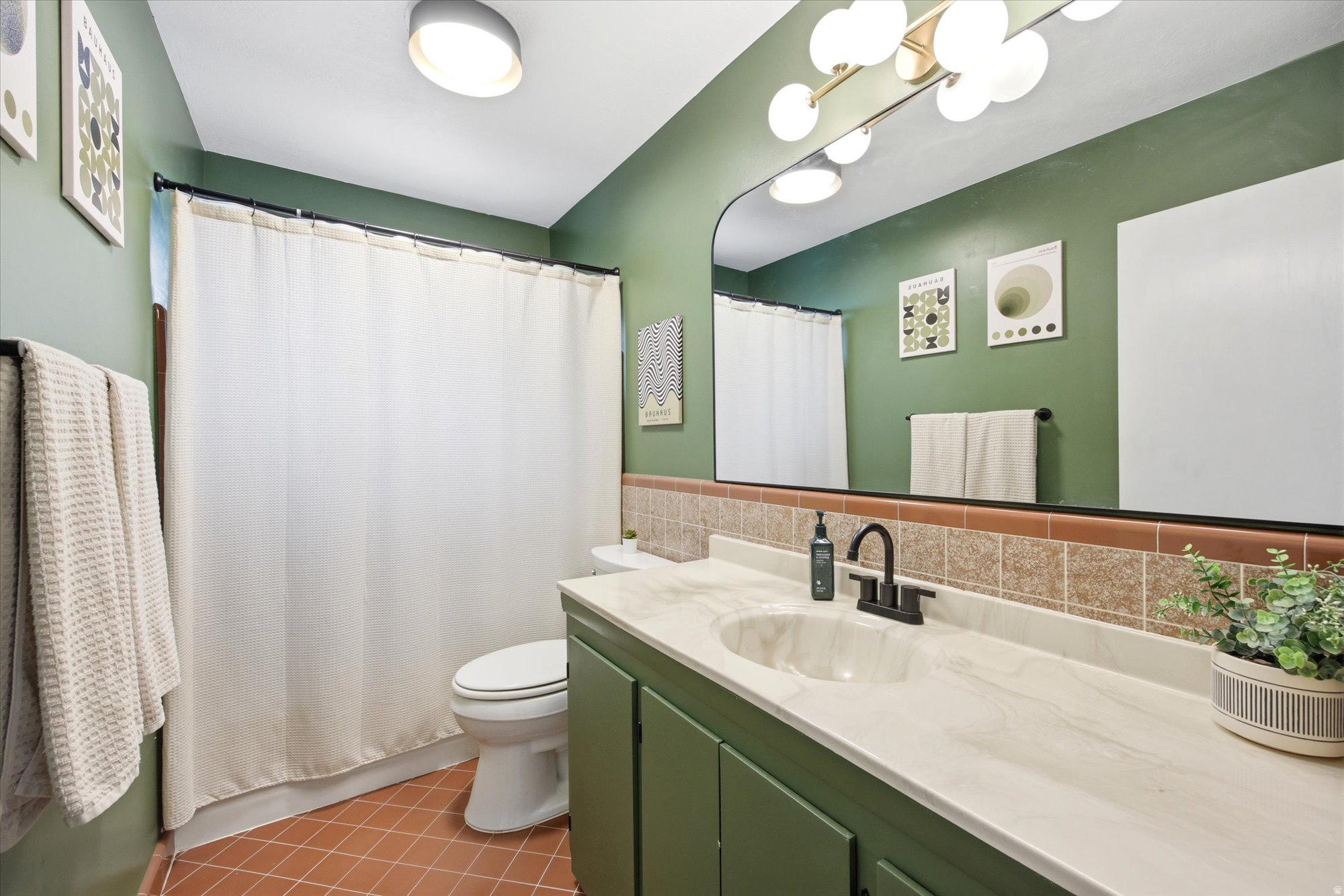 OAK HILLS - Residential