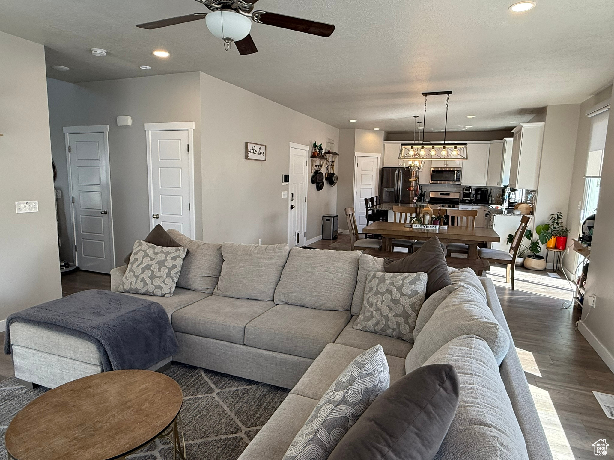 MEADOW CREEK RIDGE - Residential