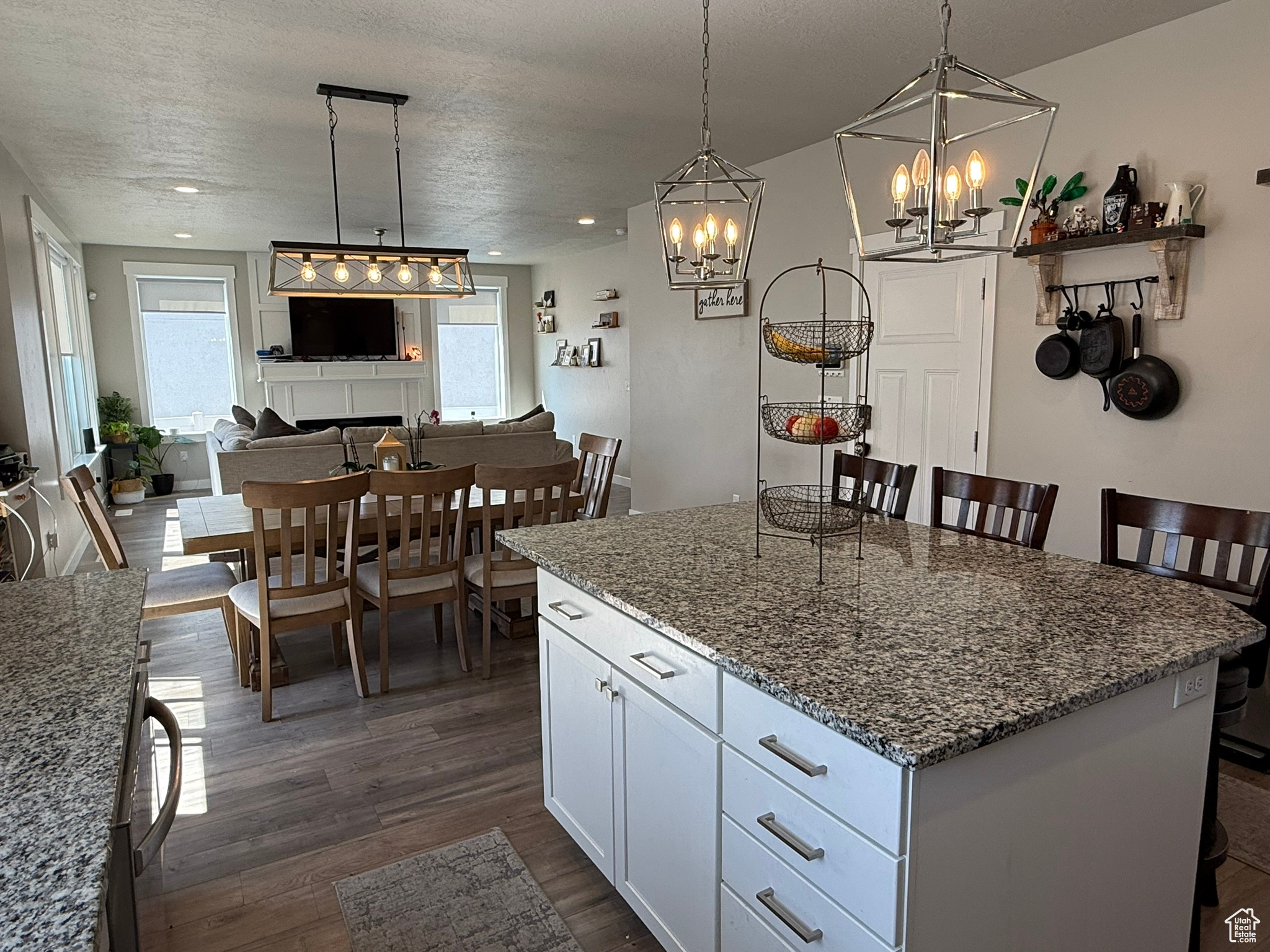 MEADOW CREEK RIDGE - Residential