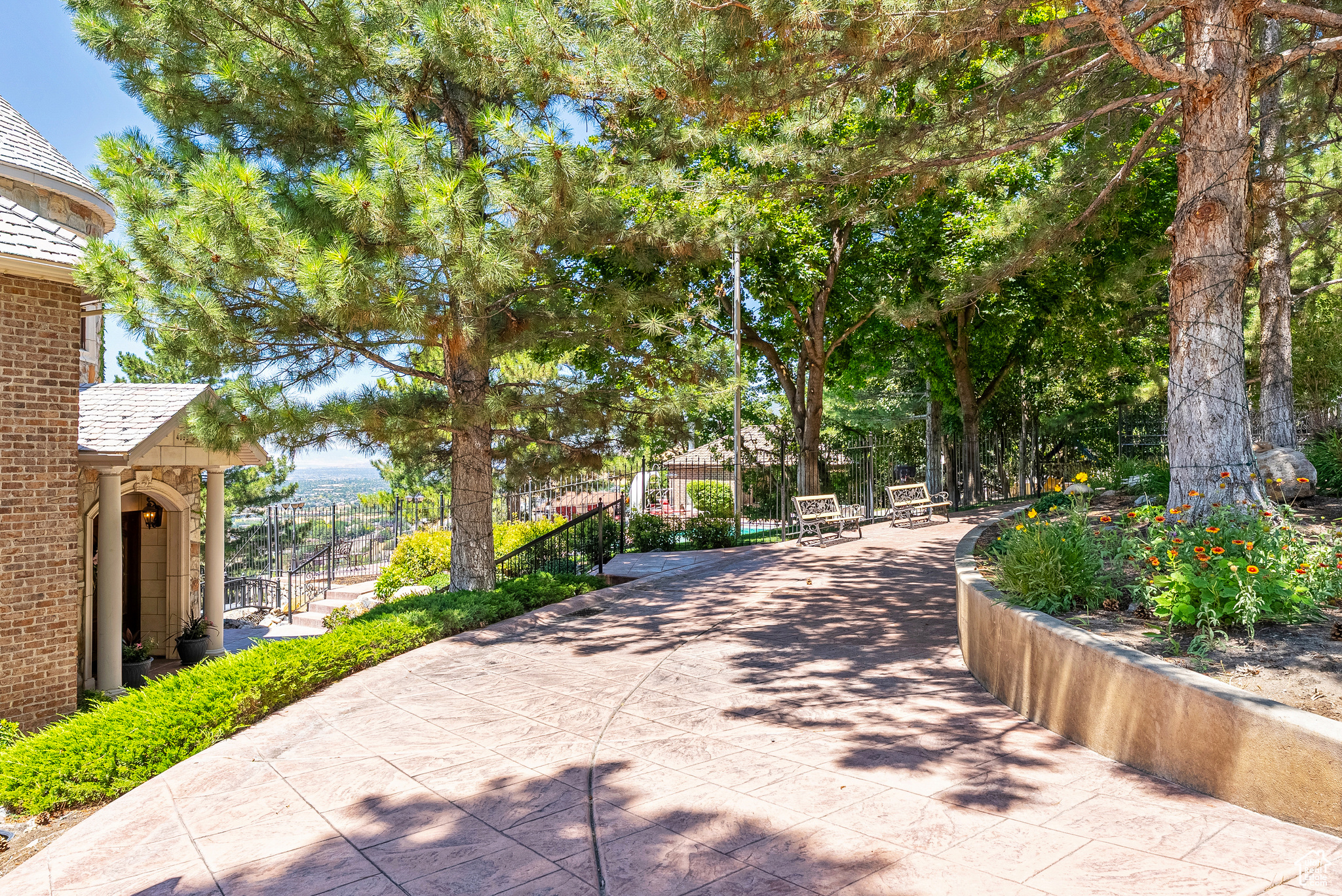 SHERWOOD HILLS - Residential