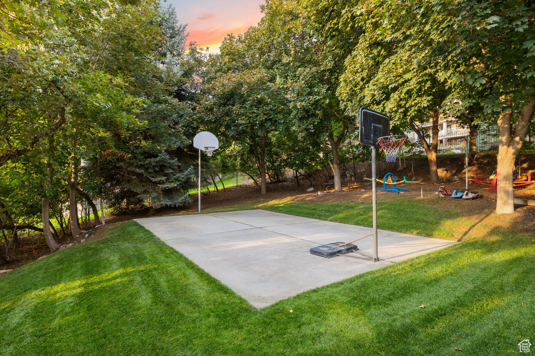 SHERWOOD HILLS - Residential