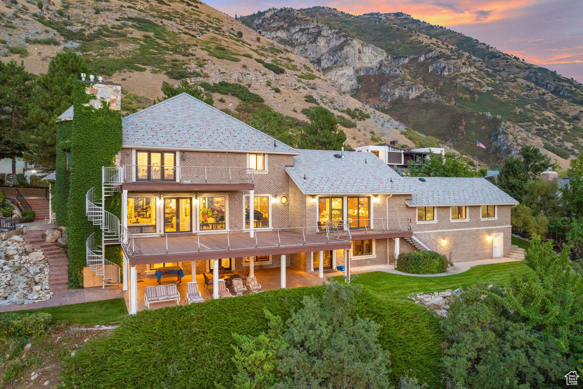 SHERWOOD HILLS - Residential