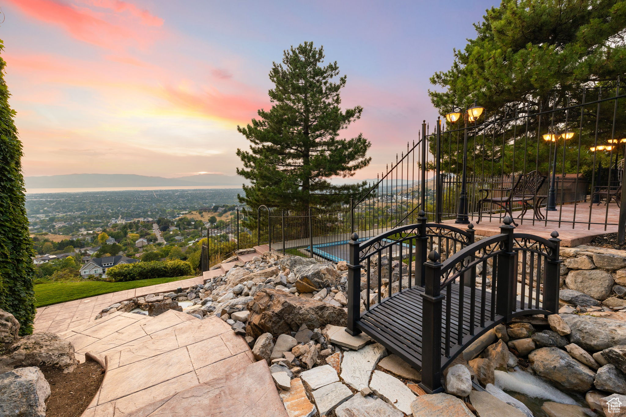 SHERWOOD HILLS - Residential